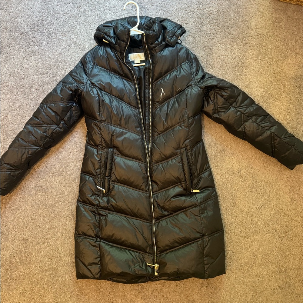 Michael Kors Black Puffer Jacket with Hood and Quilted Design